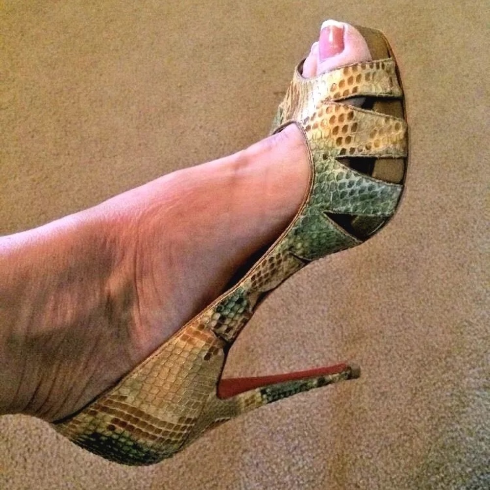 CL Blue Python Fontanete Peep Toe 39